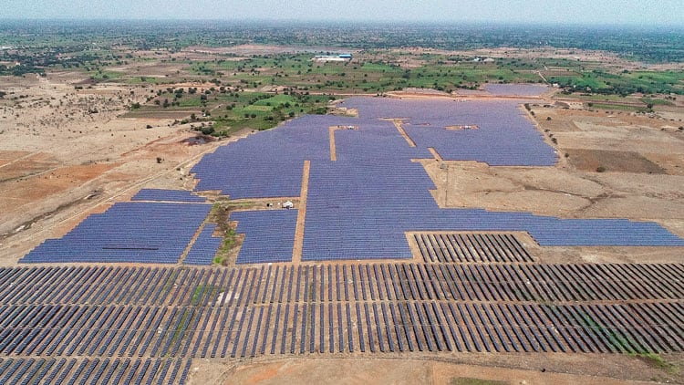 Solarkraftwerk in Maharashtra Indien